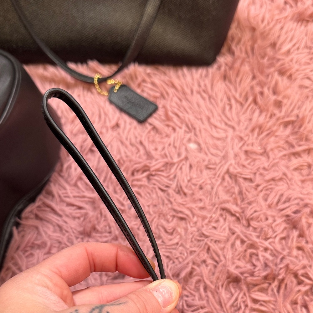 Coach Signature Black Wristlet - Picture 5 of 5